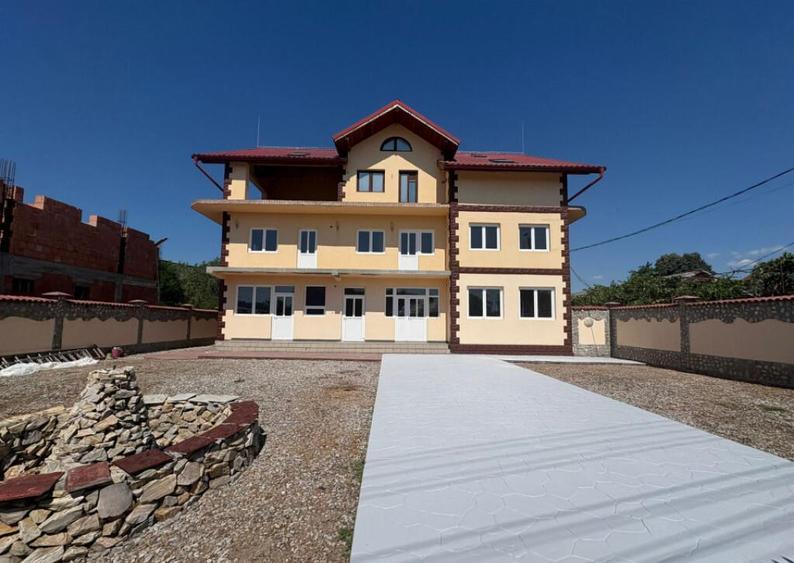 Proprietate complexa situata in Barsesti - 2