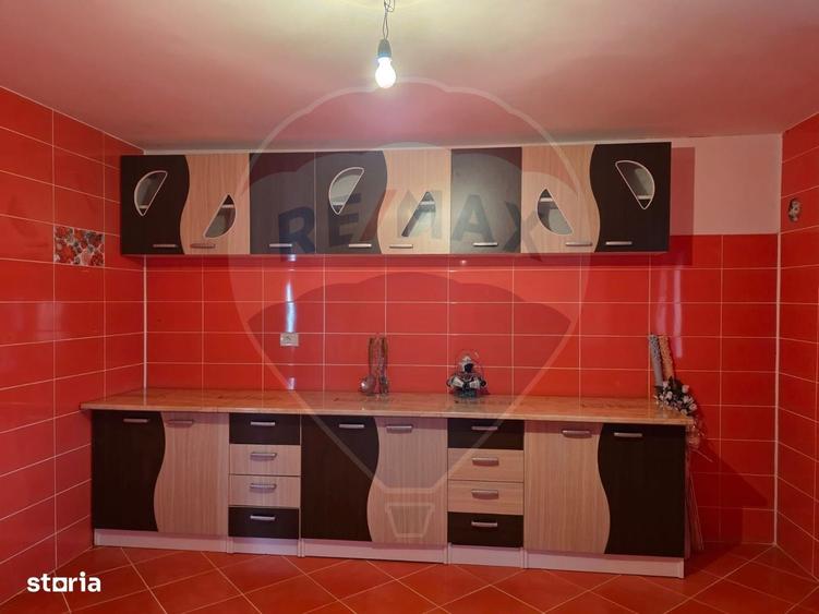 Casă cu 3 camere cu Teren 966 Mp în Gârleni