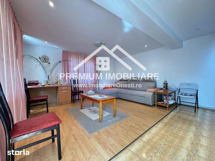 Casă cu Teren 835 Mp în Mănăstirea Cașin
