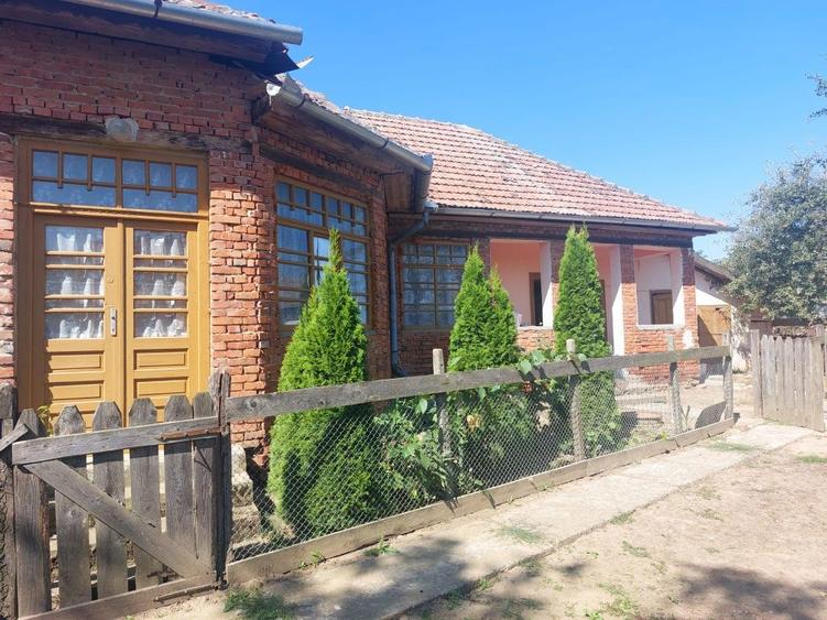Vand casa in localitatea Vasad - 2
