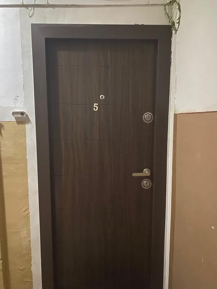 Apartament decomandat , mobilat și utilat .  - 7