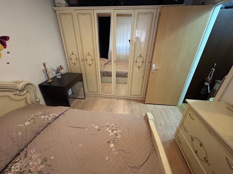 Apartament de vanzare  2 camere - 12