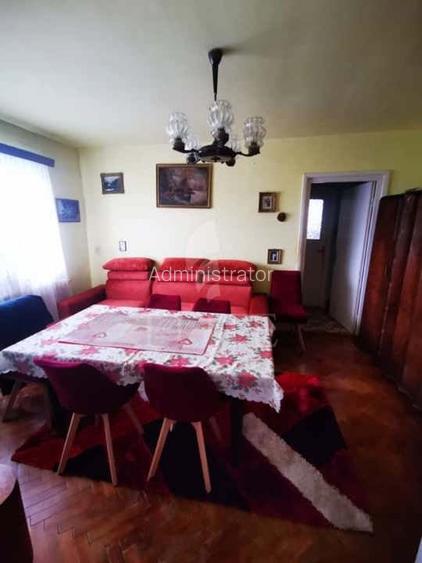 Apartament 3 camere în zona COLINA