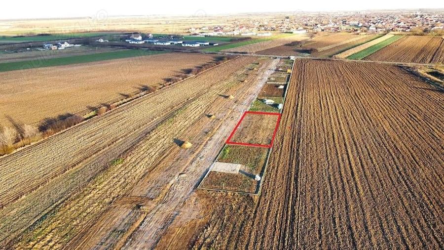 Teren intravilan 743 mp la intrarea in Odoreu - 3