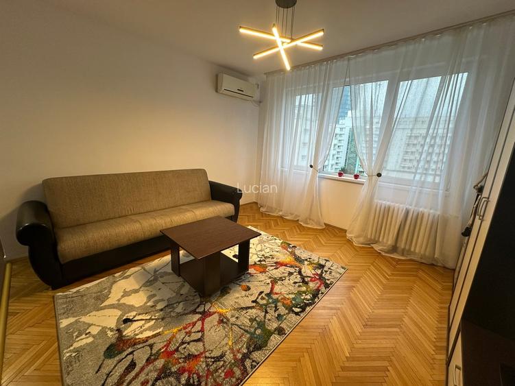 Apt.2 cam Calea Victoriei, langa Ateneu, renovat, mobilat,bloc solid termoizolat