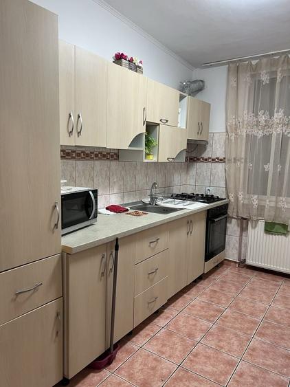 Apartament cu 2 camere decomandat în Decebal