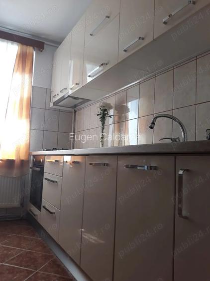 Inchiriez apartament 2 camere Inchiriez apartament 2 camere