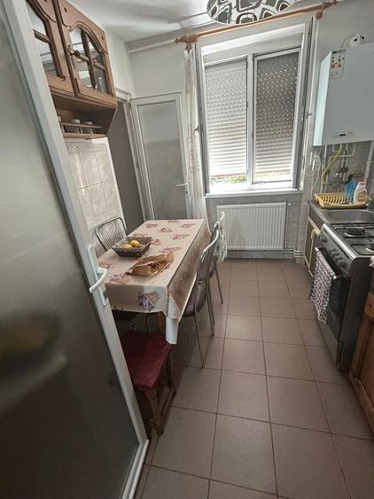 Vand apartament 2 camere 60mp, et. 4/4 uta - 2