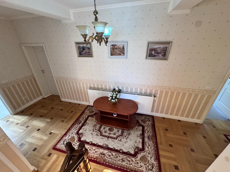 Casa deosebita sector 4 P+1+M. 6 cam.Util 418mp. Teren 1638mp - 38