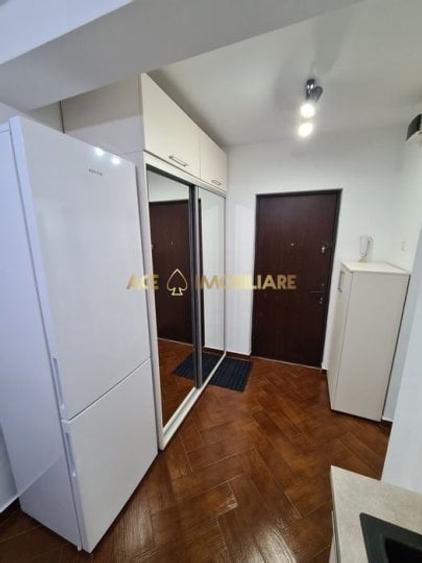 Apartament cu 2 camere decomandat, mobilat în Tei