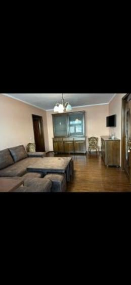 Se vinde apartament cu 3 camere complet renovat si utilat  - 2