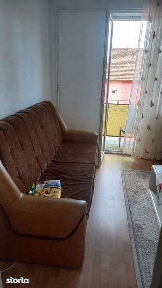 Apartament de inchireat pe str Sondorilor nr 18 tel - 5