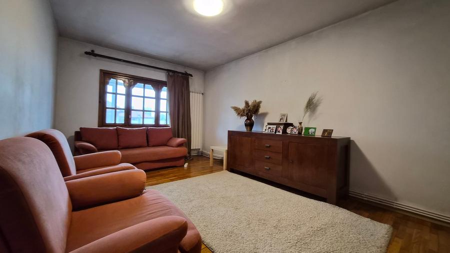 Delfinariu- Ap 3 cam,decomandat,  et4/4 (cu pod) -centrala gaze - 3