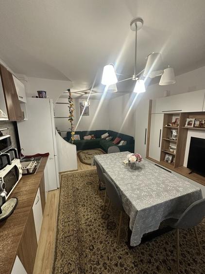 Apartament cu 2 camere semidecomandat în Florești