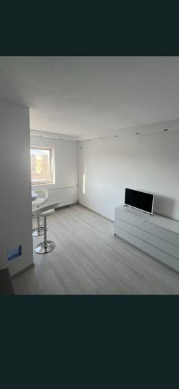 Garsoniera moderna- Tractorul- langa Coresi Mall - 5