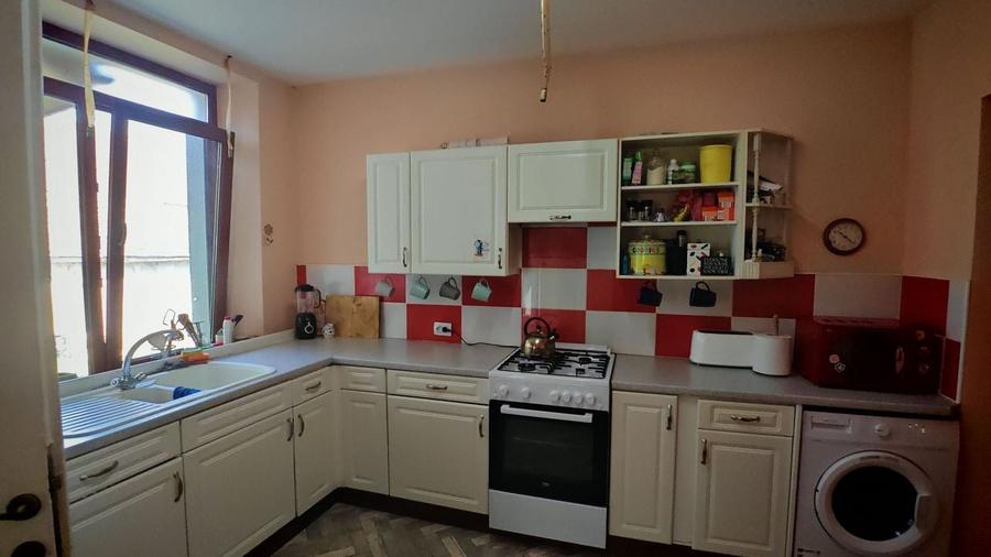 CASA SASEASCA comuna VULCAN,zona foarte buna,teren 3000 mp - 2