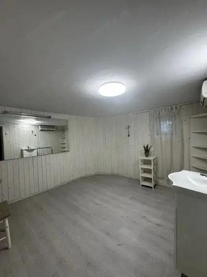 Spațiu comercial, de 85 mp, în Cornișa