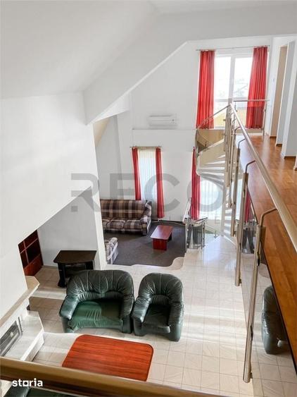 Casă cu 5 camere cu Teren 8030 Mp în Sânmartin