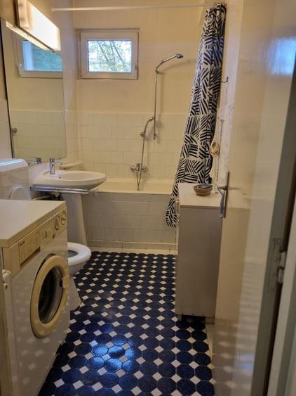 Apartament cu 3 camere decomandat în Calea București