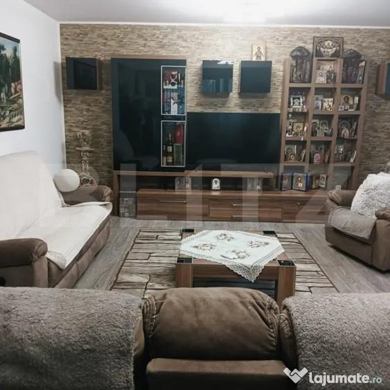 Casă cu 5 camere cu Teren 1280 Mp în Central