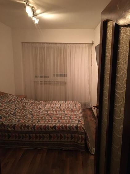 Apartament cu 4 camere decomandat în Central