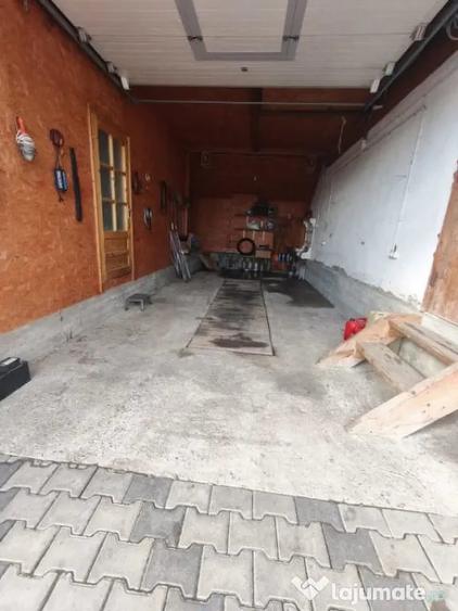 Casă cu 4 camere cu Teren 6000 Mp în Negostina