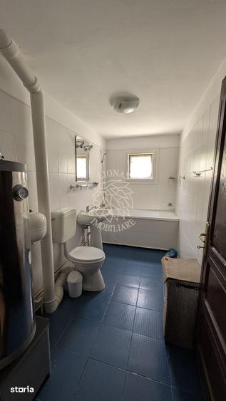 Casă cu 8 camere cu Teren 708 Mp în Central