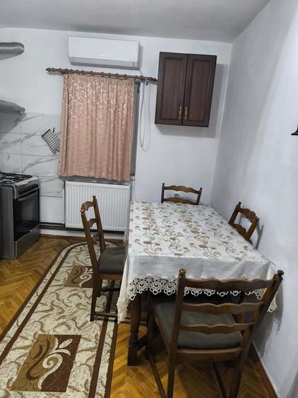 Apartament cu 2 camere decomandat, mobilat în Central