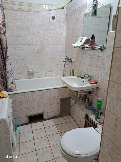 Apartament cu 3 camere în Decebal