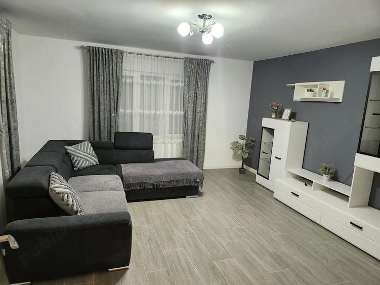Casă cu Teren 1200 Mp în Nepos