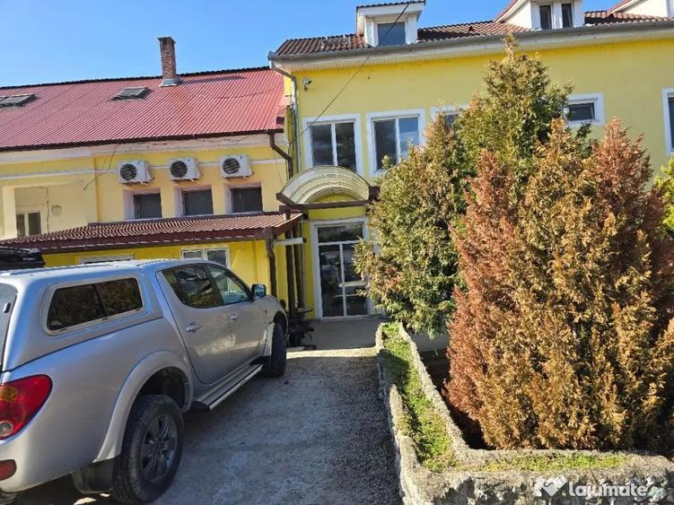 Spațiu comercial, de 950 mp, în Central