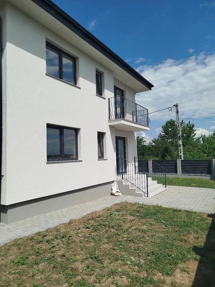 Casă cu 3 camere cu Teren 450 Mp în Burdujeni