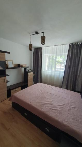 Garsonieră decomandată în Plopu