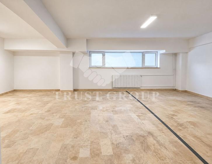 Apartament cu 4 camere decomandat în Primăverii