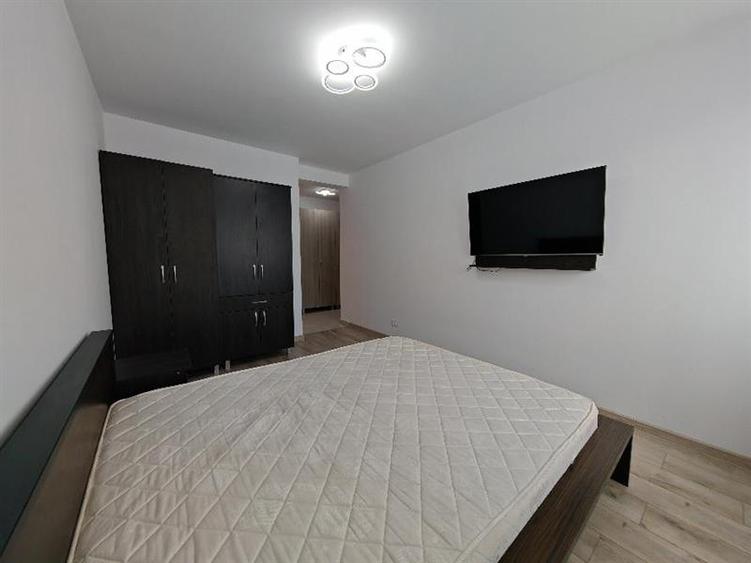 Apartament cu 3 camere decomandat, mobilat în Bartolomeu