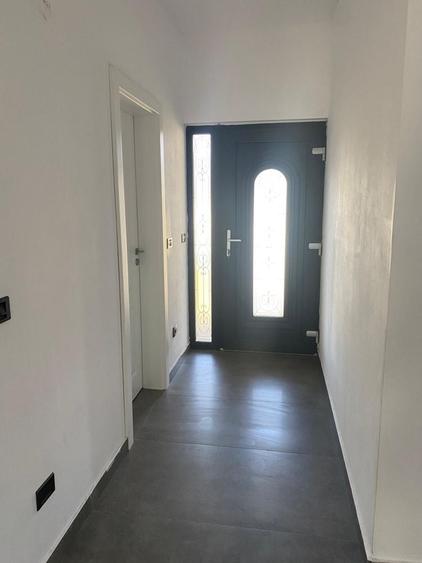 Casă cu 4 camere cu Teren 950 Mp în Exterior Vest