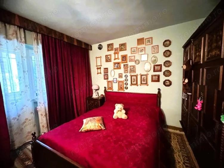 Apartament cu 4 camere decomandat în Central