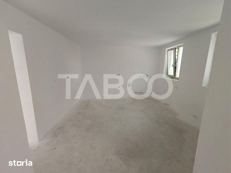 Casa spatioasa - aer curat si priveliste spre munti - teren 1203 mp - 17