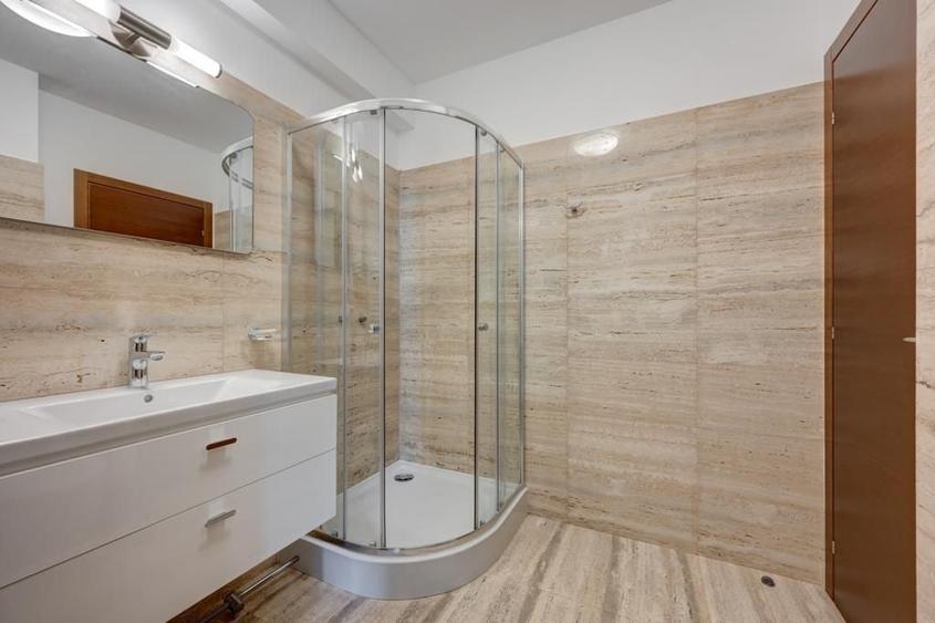 Apartament cu 3 camere decomandat în Grădina Icoanei