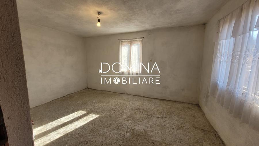 Casă individuală cu 5 camere cu Teren 1389 Mp în Căpreni