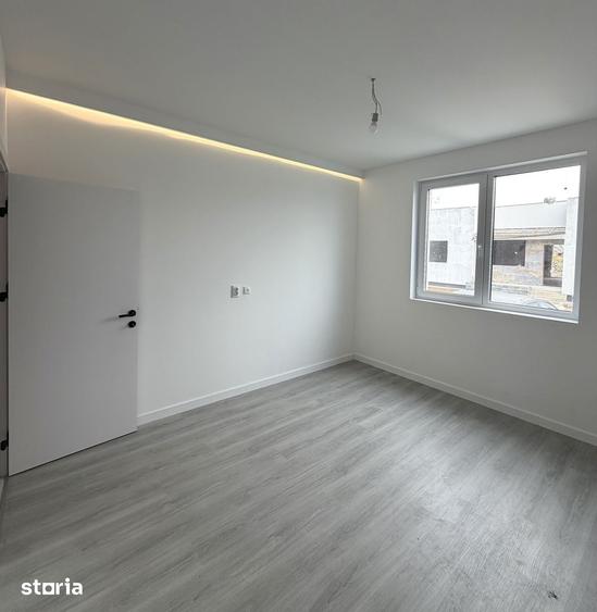 Casă cu 4 camere cu Teren 252 Mp în Domnești