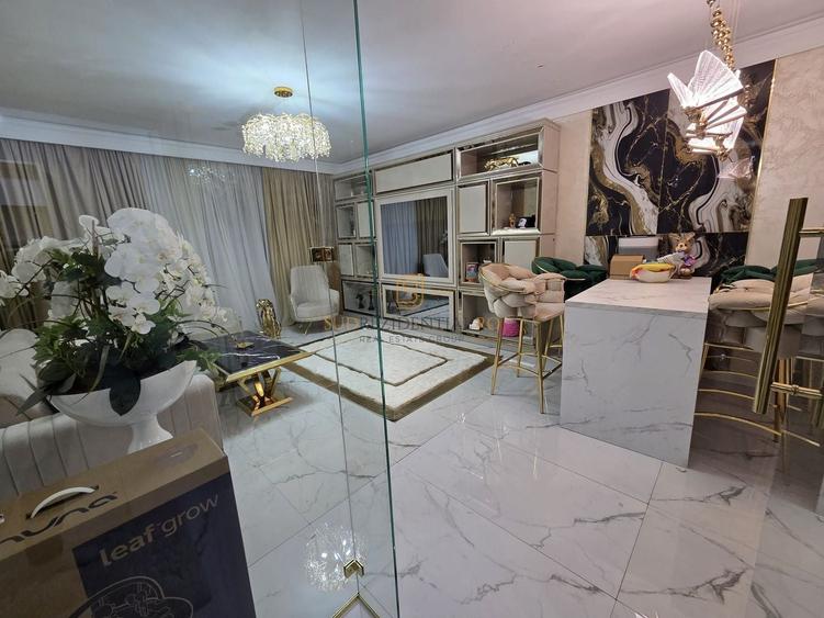 Apartament cu 4 camere decomandat, mobilat în Metalurgiei