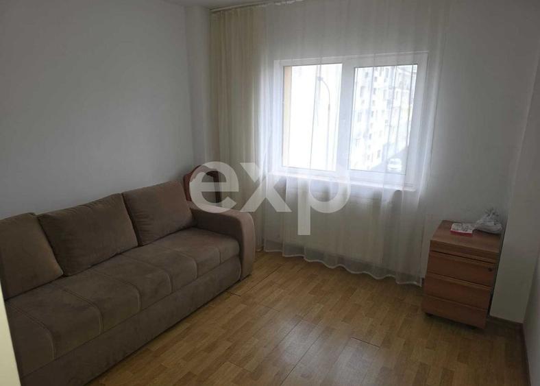 Apartament cu 3 camere decomandat, mobilat în Găvana