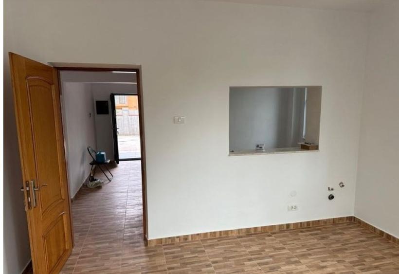 Casă individuală cu 5 camere cu Teren 1000 Mp în Drumul Taberei