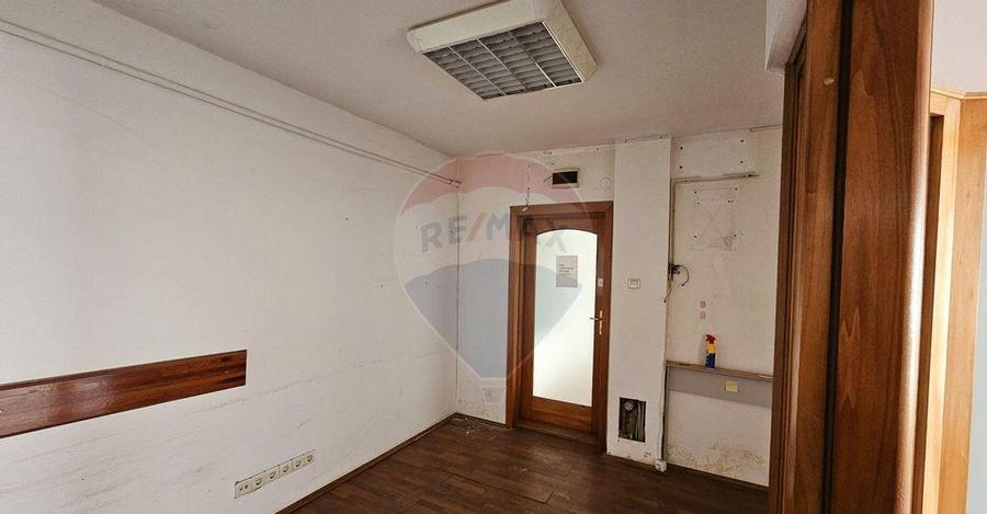 Spa?iu comercial - 8