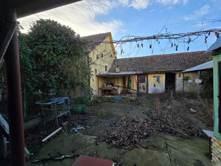 Sag - Casa P si teren 1937 mp- Vatra veche - 4