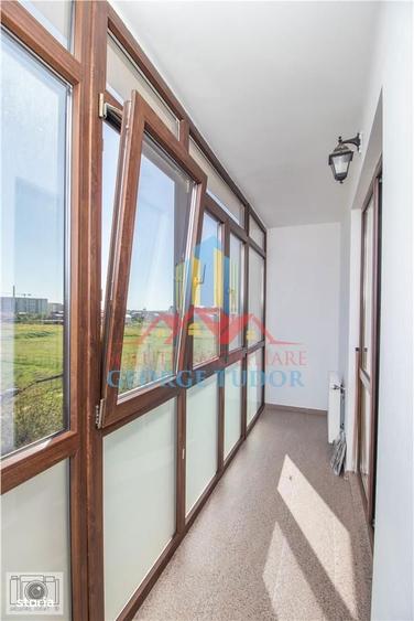 Apartament 2 camere total decomandat + parcare privata, Str. Acvilei 4 - 8