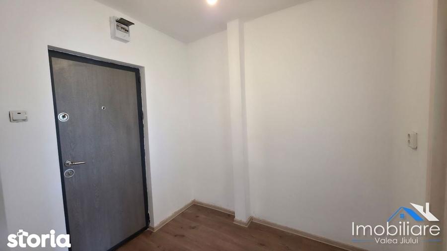 Apartament 2 camere - Lupeni | Intre spital si Lidl | Etaj 4/10 - 7
