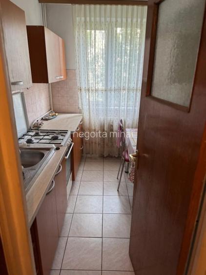 Apartament cu 3 camere semidecomandat în Obor Apartament cu 3 camere semidecomandat în Obor