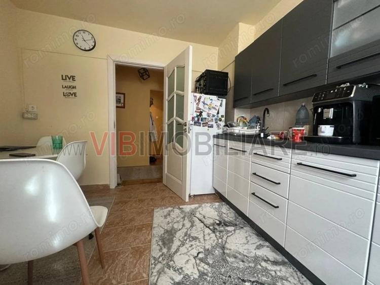 3 camere, doua balcoane, etaj 3, Sagului - 3